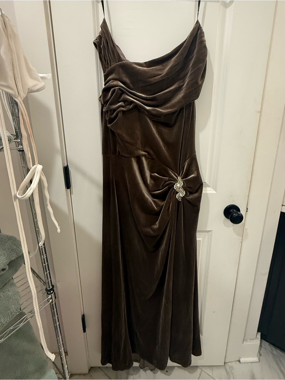 One-Shoulder Brown Velvet Evening Gown with Brooch Detail